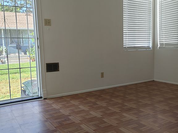 4th image of 7923 Newlin Ave