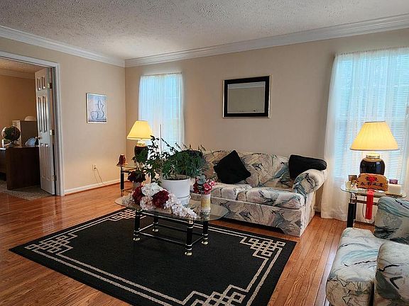 5th image of 18200 Littlebrooke Dr