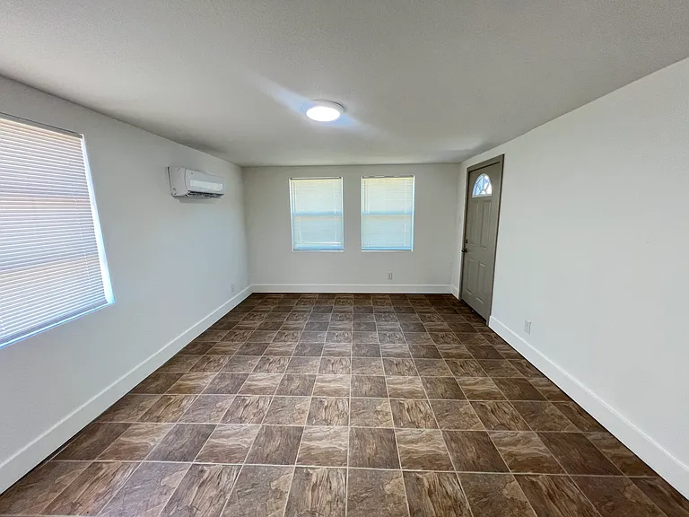 6819 E 21st Ave — Photo 13