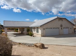 13616 Cronese Rd, Apple Valley, CA 92308