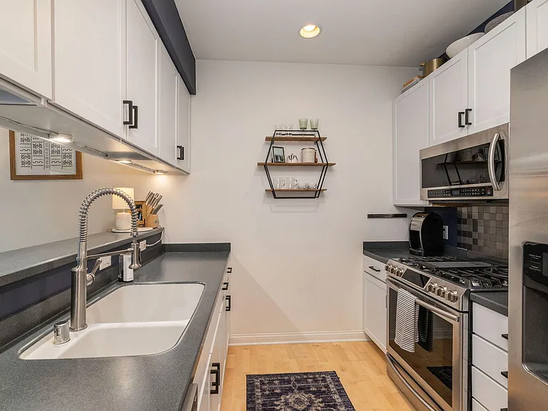 1915 N Water St #108 — Photo 5