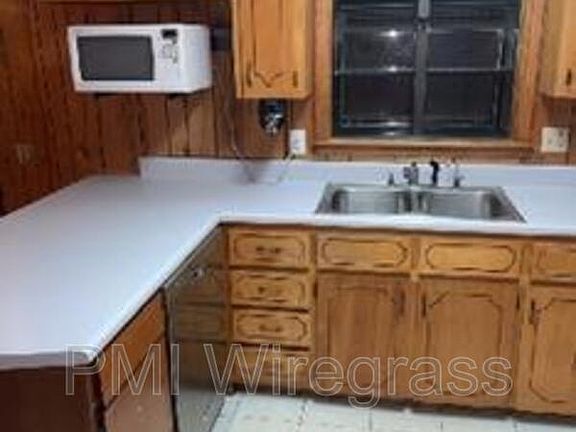 4th image of 103 Sherwood Ct