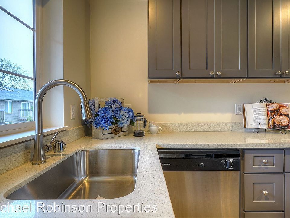1st image of 4110 108th St SW #6