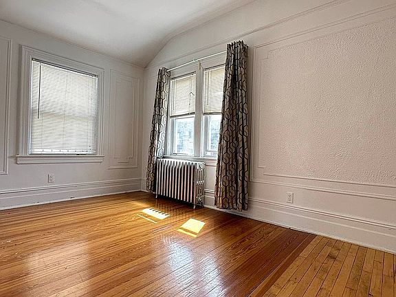 4th image of 57-19 Penrod St #3