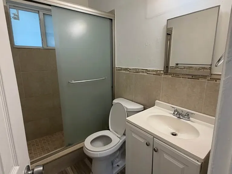 120 NE 55th St #4 — Photo 5
