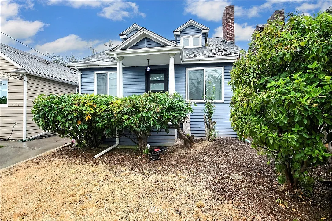 5 bed, 2400 sqft, $5,500 — Photo 1