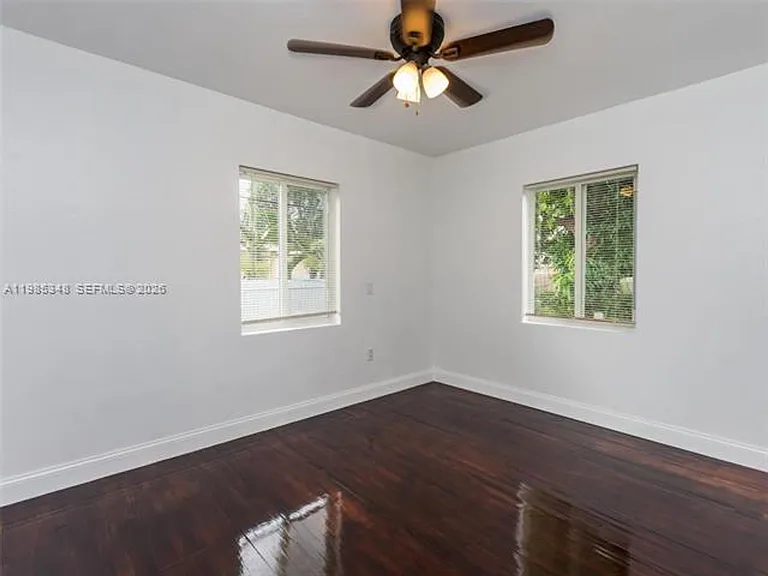 6300 NW 41st St — Photo 27