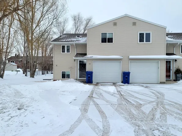 813 Cypress Dr, Beulah, ND 58523