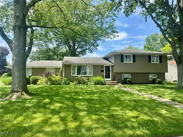 406 Stafford Dr, Elyria, OH 44035