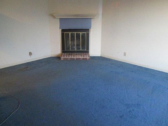 4th image of 3605 Chesapeake Dr