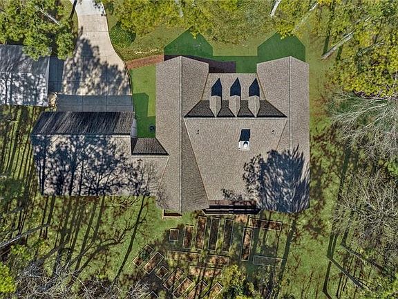 4th image of 505 Cherokee Mills Dr