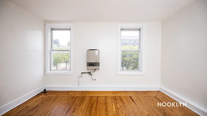 Rented by Nooklyn NYC LLC | media 8