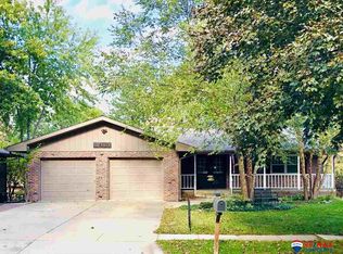6040 Oakridge Dr, Lincoln, NE 68516