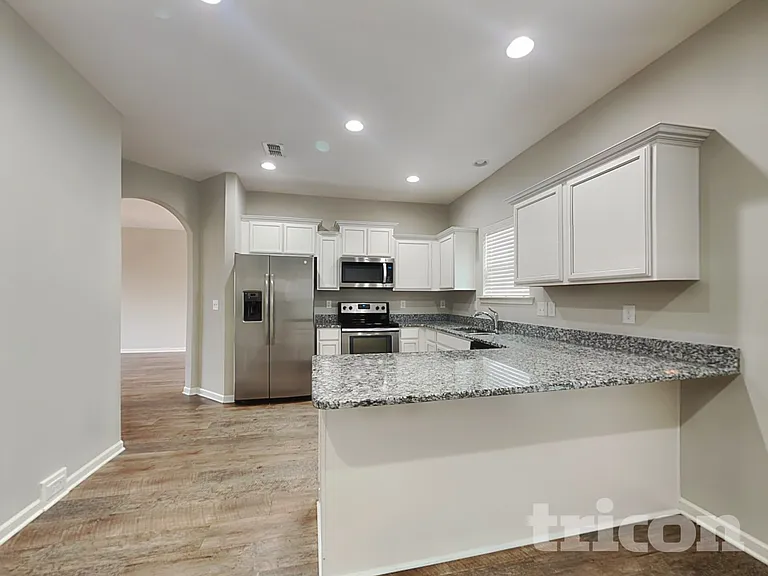 1031 Solomon Ln — Photo 6