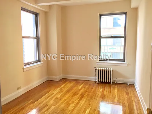 Rented by NYC Empire Realty Inc | media 54