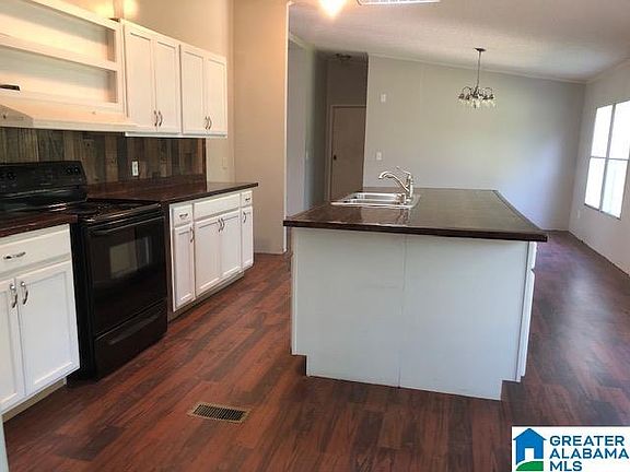 3rd image of 612 Forestdale Acre