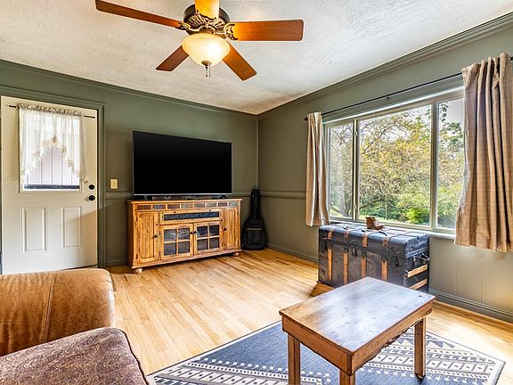 4th image of 194 Lighthouse Ln