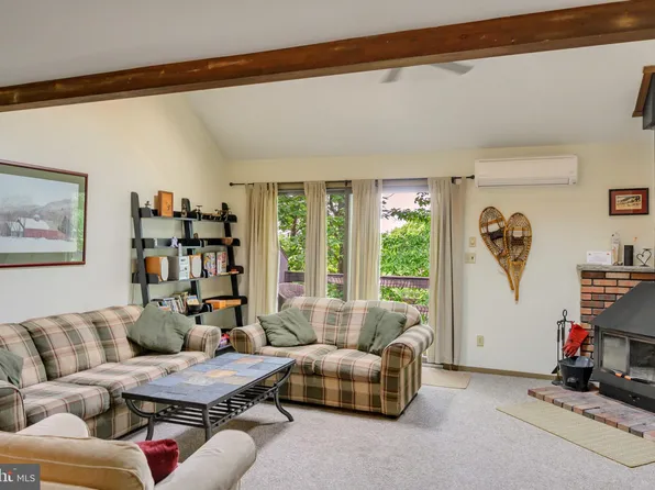 203 Sunbird Way, Tannersville, PA 18372