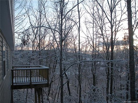 3rd image of 490 Emerald Hills Dr