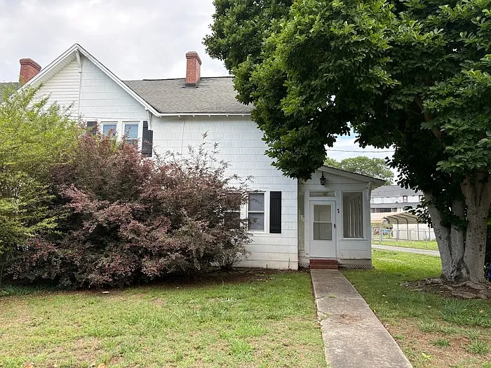 44 Kirk Pl — Photo 1