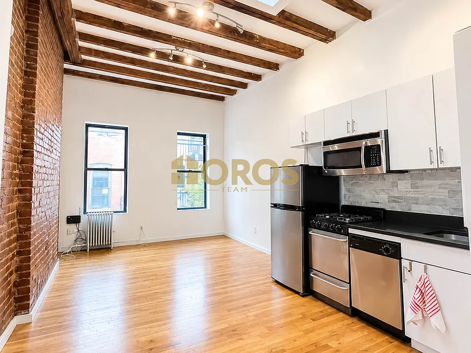 217 E 10th St #19