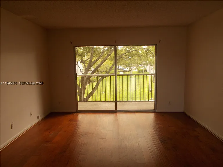 1400 SW 124th Ter #205Q — Photo 23