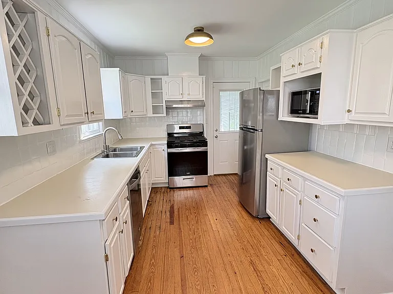 2807 Ashland St — Photo 8