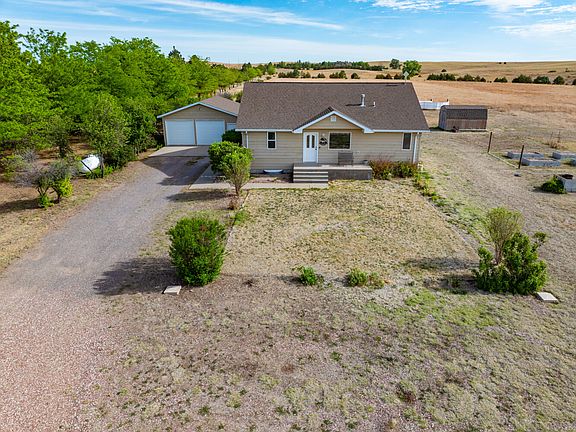 4th image of 2801 Road 121