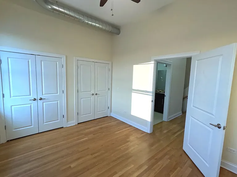 2764 N Milwaukee Ave — Photo 39