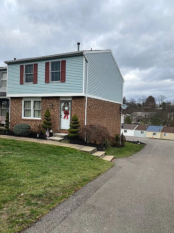 1421 S Randolph Dr photo 1