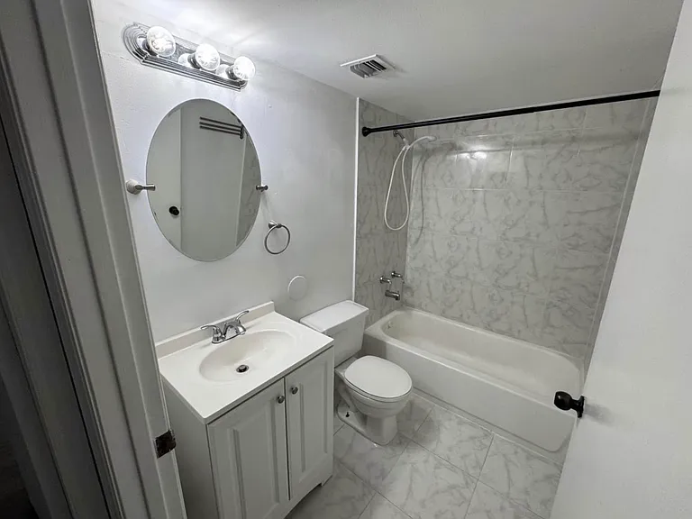 6235 SW Kendale Lakes Cir #140 — Photo 9