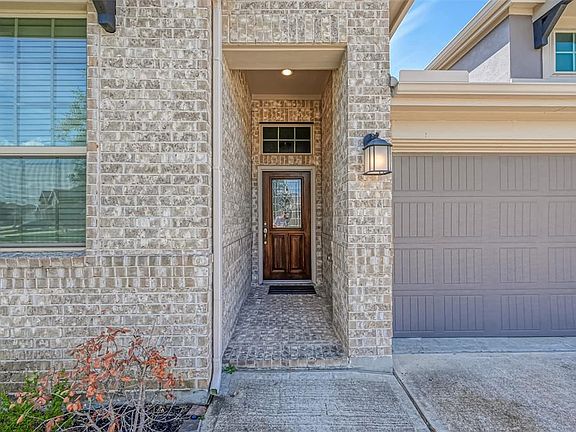 4th image of 23927 Villa Lisa Dr