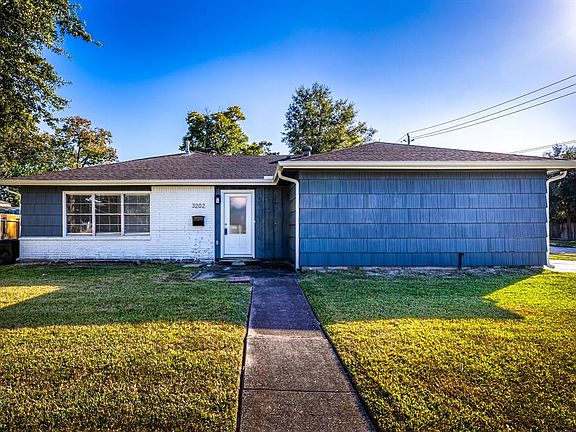 3rd image of 3202 Dartmouth Dr