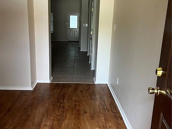 4th image of 107 Aguilar Dr