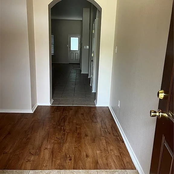 107 Aguilar Dr — Photo 4