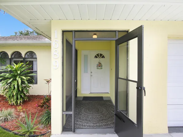 1689 SE Harp Lane, Port St Lucie, FL 34983