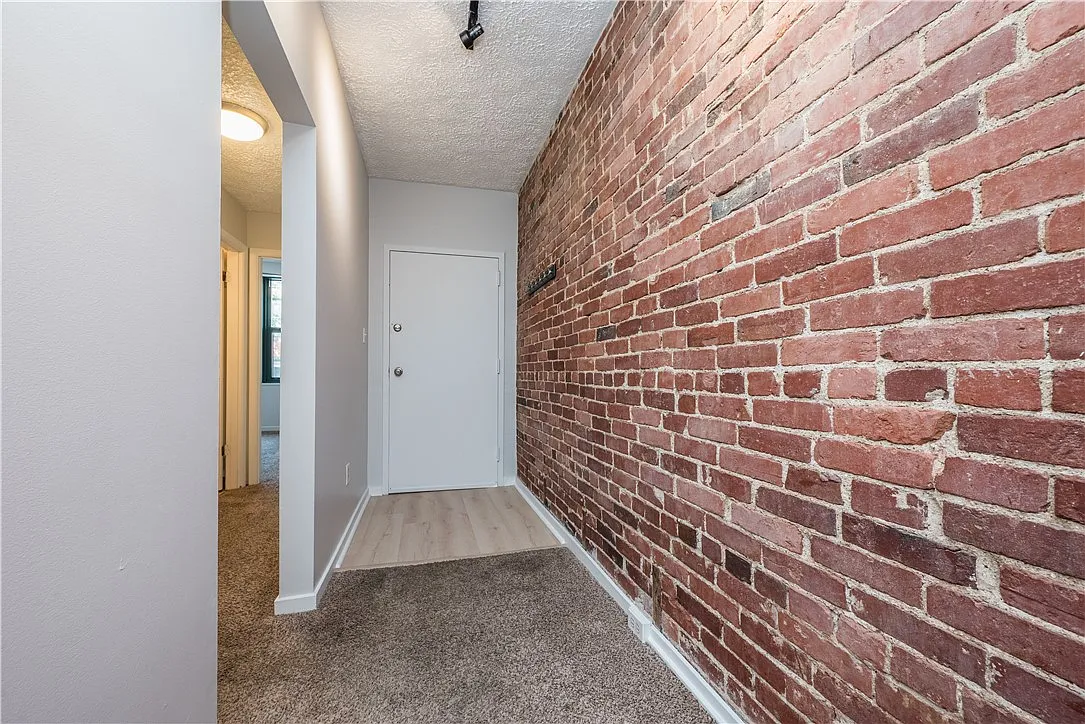 2 bed, 1180 sqft, $1,850 — Photo 4