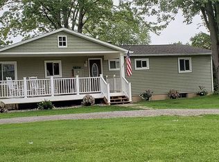 16104 Softwater Lake Dr, Linden, MI 48451