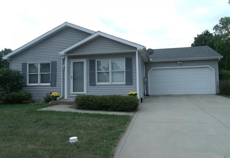1st image of 915 Oakland Estates Dr