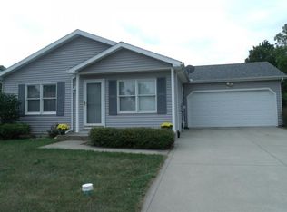 915 Oakland Estates Dr, Elkhart, IN 46517