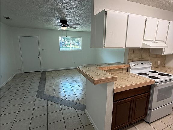 2nd image of 1301 Greenlawn Pkwy APT A