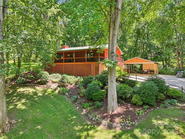 128 Chancery Ln, Waynesville, NC 28786