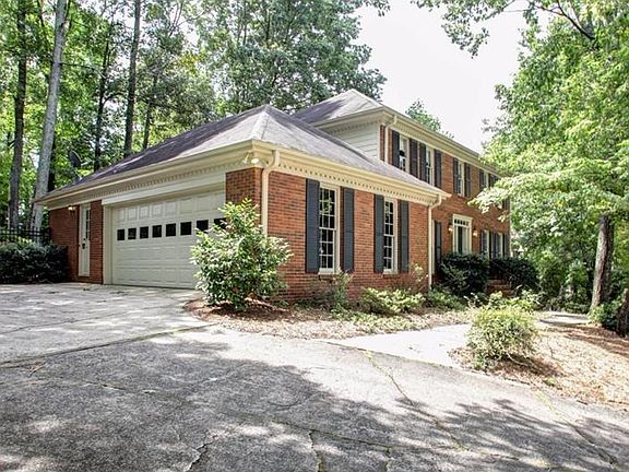 2nd image of 3328 Somerset Trce SE