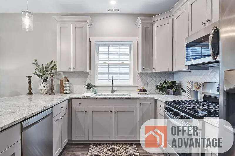 2 bed, 1.5 bath, 1400 sqft, $2,200 — Photo 2