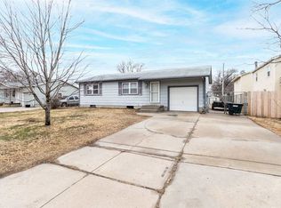 713 N Eisenhower St, Wichita, KS 67212