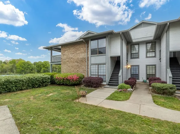 5867 Harris Grove Ln, Charlotte, NC 28212