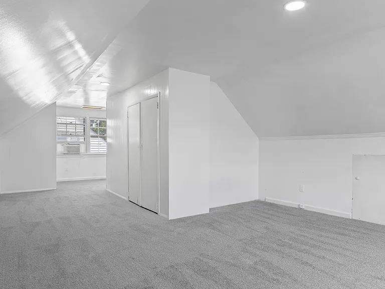 624 Chapel St — Photo 17
