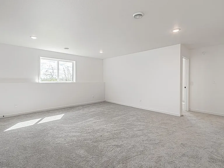 1615 5th Ave NE — Photo 30