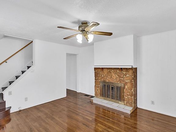 3rd image of 1502 Maple Ave #1