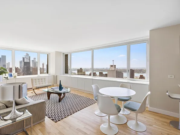 322 W 57th St APT 46B1, New York, NY 10019